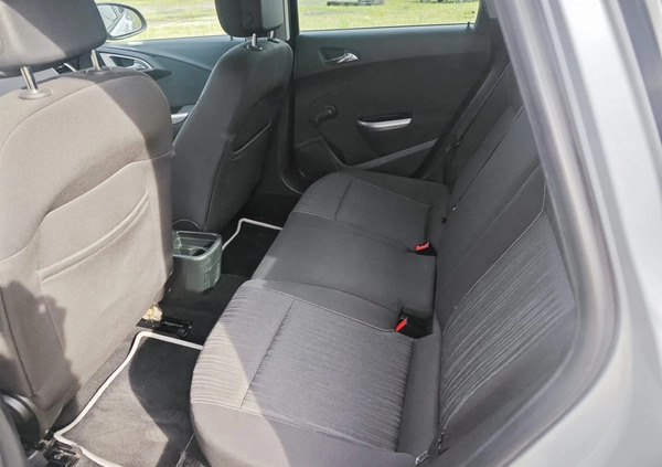 Opel Astra cena 16900 przebieg: 258000, rok produkcji 2011 z Sieradz małe 277